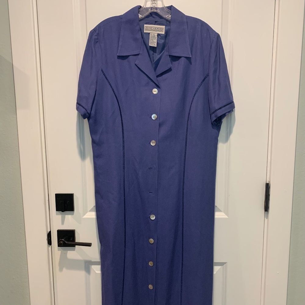 Beautiful lavender Jessica Howard dress.  Size 14.  Short sleeves, ankle length.